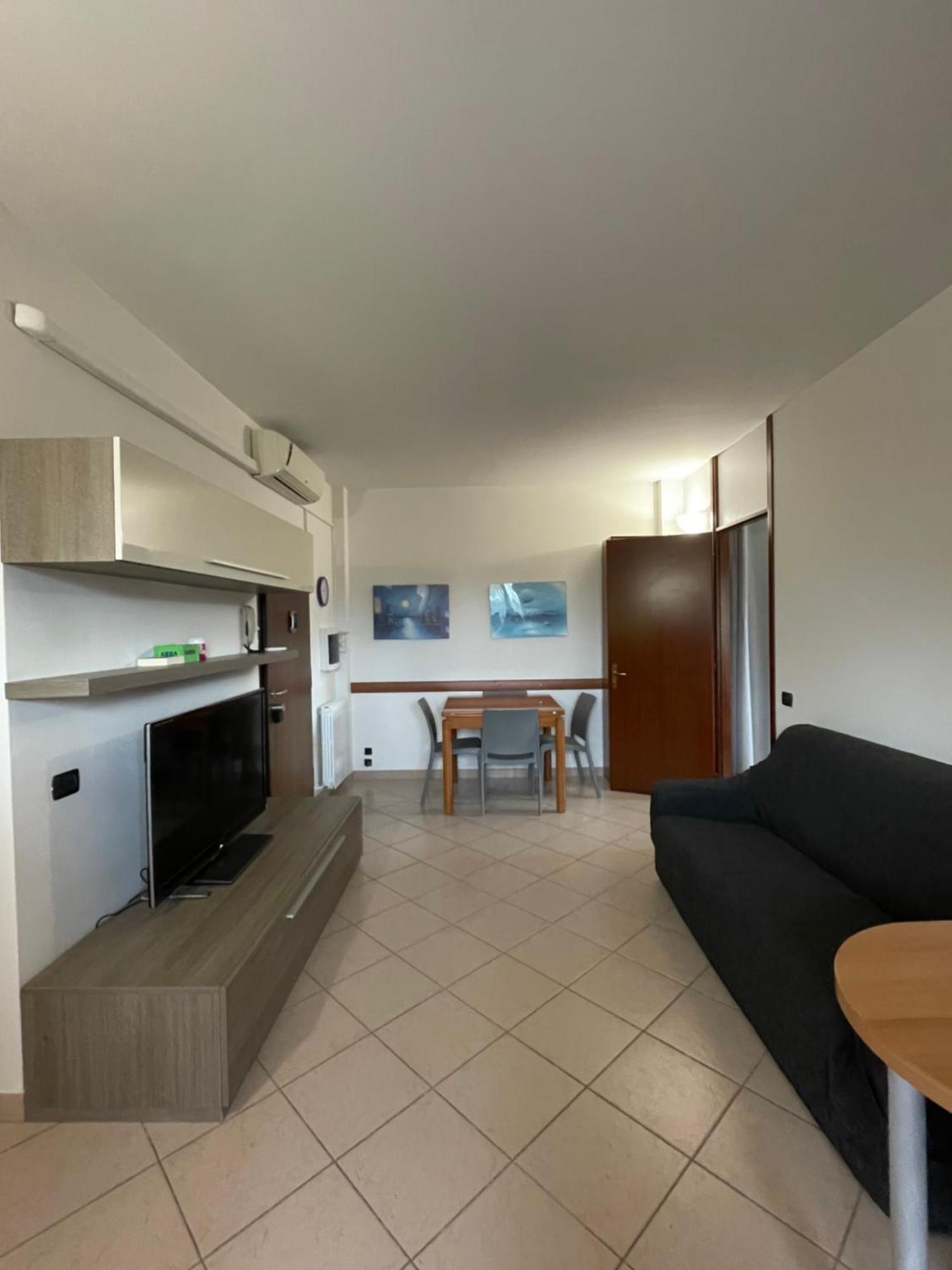 Pm 2 Via De Gasperi Guest House รอซซาโน ภายนอก รูปภาพ